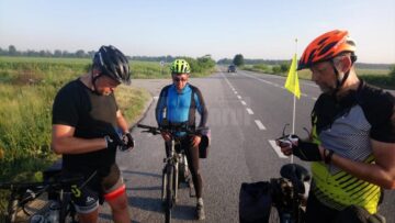 Cei cinci humoreni plecați în turul țării cu bicicletele au străbătut deja mai bine de jumătate din traseu