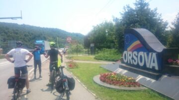 Cei cinci humoreni plecați în turul țării cu bicicletele au străbătut deja mai bine de jumătate din traseu