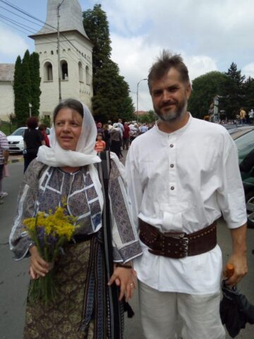 Dr. Gavrilovici și soția, în costume populare