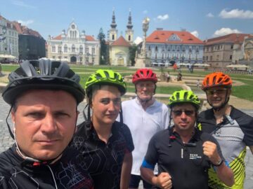 Cei cinci humoreni plecați în turul țării cu bicicletele au străbătut deja mai bine de jumătate din traseu