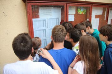 13 elevi din județul Suceava au 10 pe linie la evaluarea națională