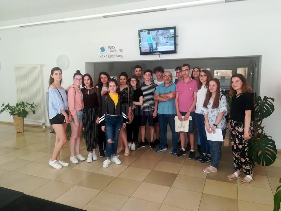 Vacanță digitală pentru 16 elevi de la Colegiul „Nicu Gane”
