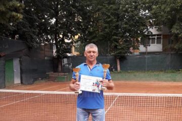 Viorel Negru s-a impus atât la simplu, cât și la dublu