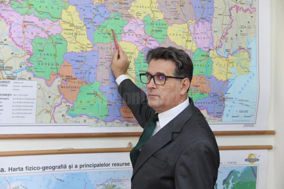 Profesorul Radu Ciumașu, desemnat „Omul anului”, la secțiunea Învățământ, de Statul Major al Forțelor Terestre