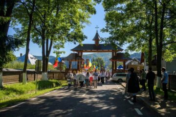 35 de copii vor merge în pelerinaj la Mănăstirea Putna