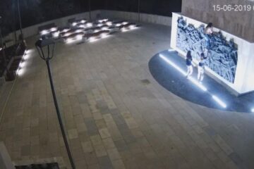 Un grup de adolescenți a vandalizat statuia ecvestră a lui Ștefan cel Mare