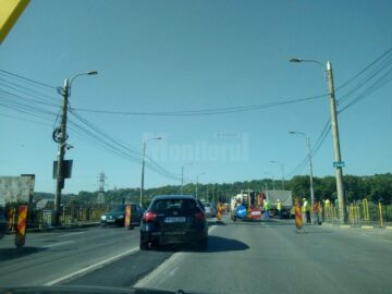 Circulație de coșmar între Burdujeni și centrul Sucevei, după ce ieri a fost închis un sens de mers pe podul de la Bazar