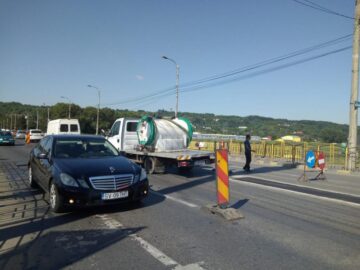 Circulație de coșmar între Burdujeni și centrul Sucevei, după ce ieri a fost închis un sens de mers pe podul de la Bazar