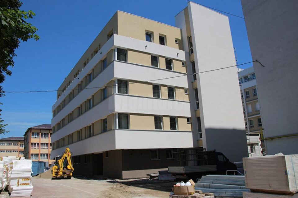 Amenajarea laboratorului de medicină nucleară în vechiul ambulatoriu va începe imediat ce va fi dat în folosință noul ambulatoriu Amenajarea laboratorului de medicină nucleară în vechiul ambulatoriu va începe imediat ce va fi dat în folosință noul ambulatoriu