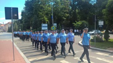 Drapelul României, înălțat pe catarg în centrul Sucevei