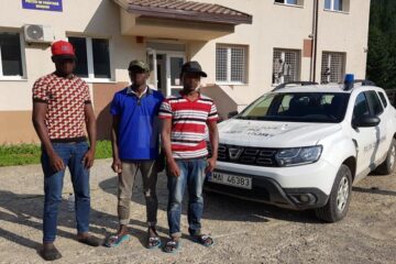 Trei cetățeni din Gambia, prinși de polițiștii de frontieră la Bordina