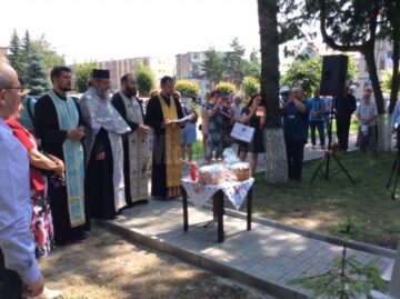 Bustul eroului aviator căpitan Vasile Niculescu a fost dezvelit ieri, la Rădăuți, în parcul din vecinătatea Colegiului Național „Eudoxiu Hurmuzachi”