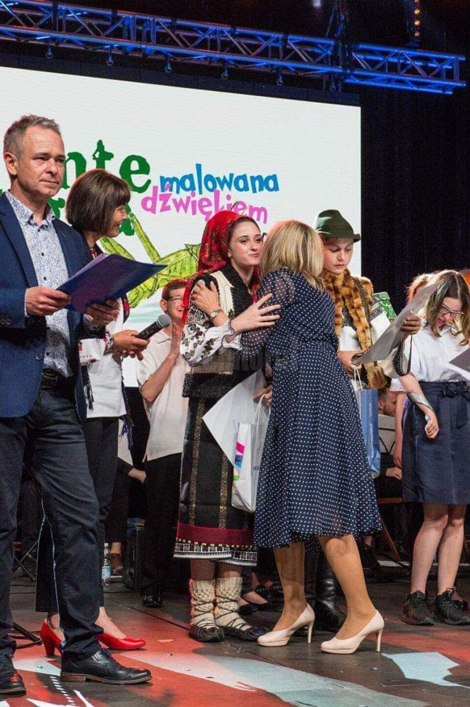 Elevi humoreni, premiați la Festivalul Internațional „Integrare pictată cu sunet”, desfășurat în Polonia