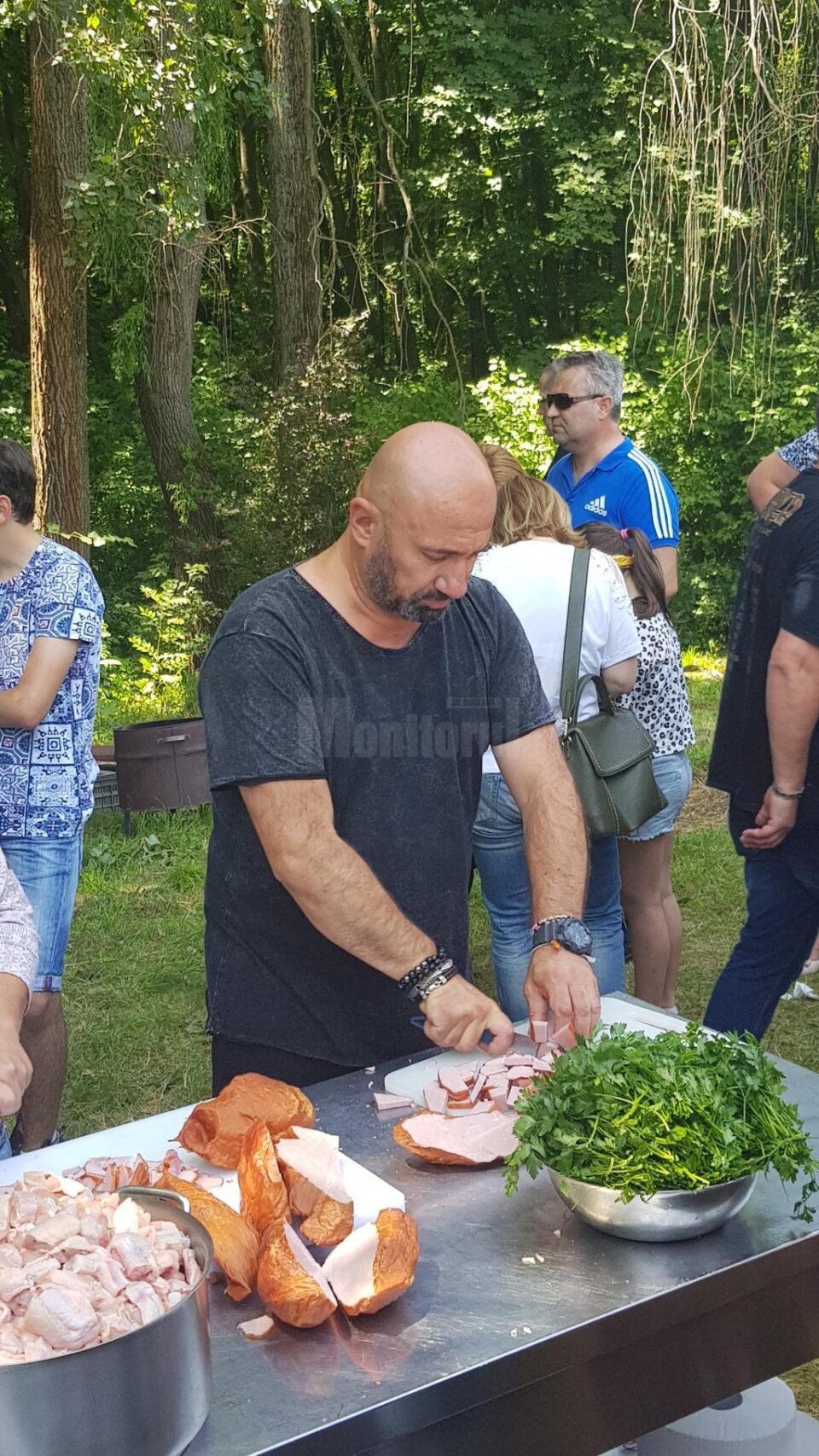 Chef Cătălin Scărlătescu, live „la cratiță”, la Muzeul Satului Bucovinean
