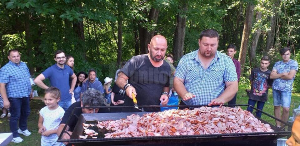 Chef Cătălin Scărlătescu a gătit pentru suceveni, la Muzeul Satului Bucovinean