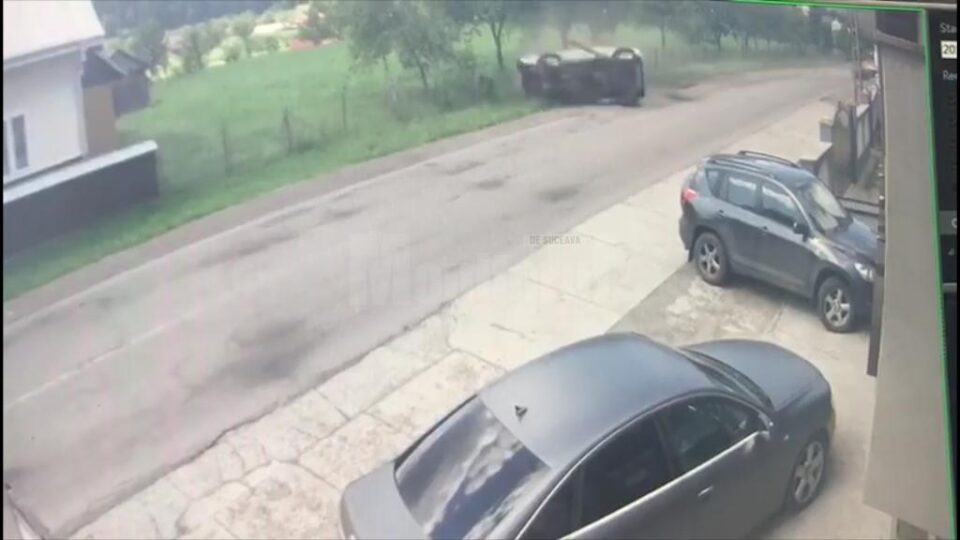 S-a răsturnat violent cu mașina din cauza unei depășiri inconștiente a unui alt șofer