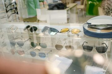 Stil, eleganță și protecție împotriva razelor UV, cu ochelarii de soare de la OPTIK TATARU