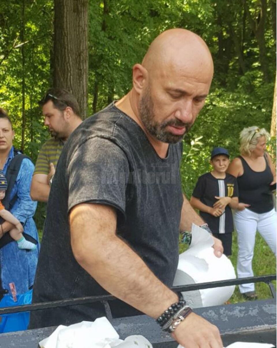 Chef Cătălin Scărlătescu a gătit pentru suceveni, la Muzeul Satului Bucovinean