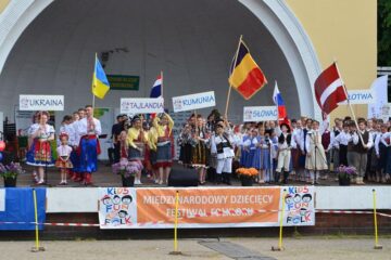 Ansamblul „Balada Dornelor”, la un festival internațional de folclor, în Polonia