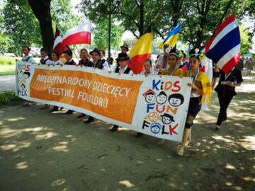 Ansamblul „Balada Dornelor”, la un festival internațional de folclor, în Polonia