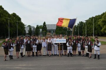 Ansamblul „Balada Dornelor”, la un festival internațional de folclor, în Polonia