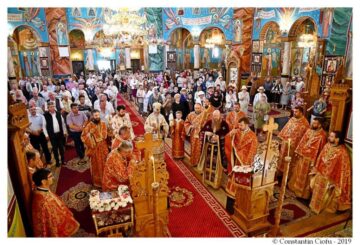 Liturghie arhierească la Catedrala cu hramurile „Nașterea Maicii Domnului” și „Sfinții Români” din Gura Humorului