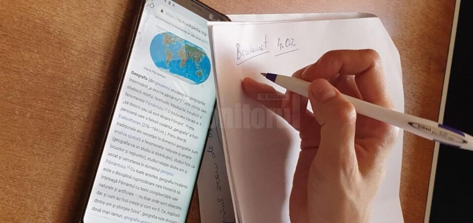 Candidat din Dorna Candrenilor, eliminat de la bac după ce i-a sunat telefonul în timpul probei de geografie Candidat din Dorna Candrenilor, eliminat de la bac după ce i-a sunat telefonul în timpul probei de geografie