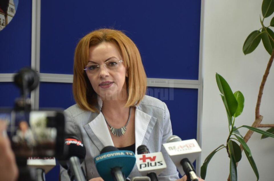 Prefectura Suceava, Mirela Adomnicăi
