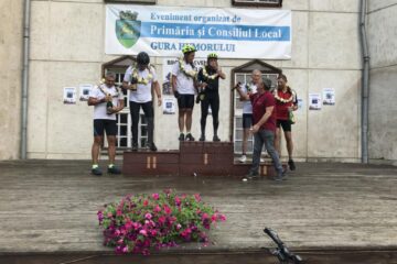 Humorenii plecați în turul României pe 13 iunie s-au întors acasă miercuri, 3 iulie, după ce au parcurs pe biciclete o distanță de 2.272,27 kilometri