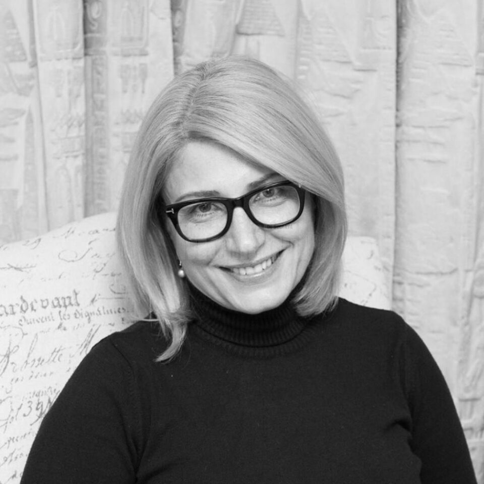 Cristina Schmidt, trainerul care va susține cursul gratuit pentru specializarea „customer care”