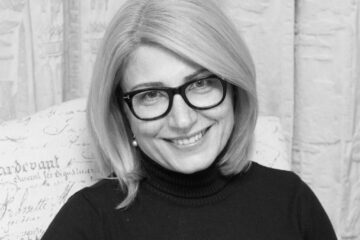 Cristina Schmidt, trainerul care va susține cursul gratuit pentru specializarea „customer care”