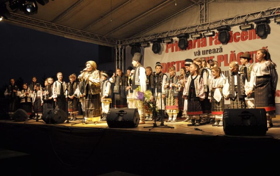 Evenimentul va cuprinde spectacole de muzică populară