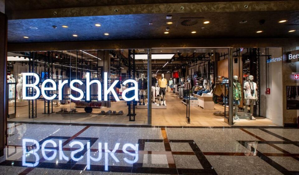 Primul magazin Bershka din Suceava se va inaugura în Iulius Mall Primul magazin Bershka din Suceava se va inaugura în Iulius Mall