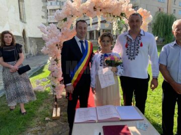 Viceprimarul Lucian Harșovschi a oficiat 21 de căsătorii, unele internaționale, la finele săptămânii trecute