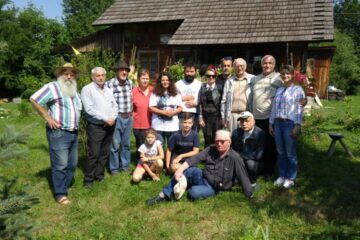 Tabăra de artă plastică „Tiberiu Cosovan”, un centru cultural plin de culoare, emoție, armonie pentru zeci de artiști din țară, însetați de frumos