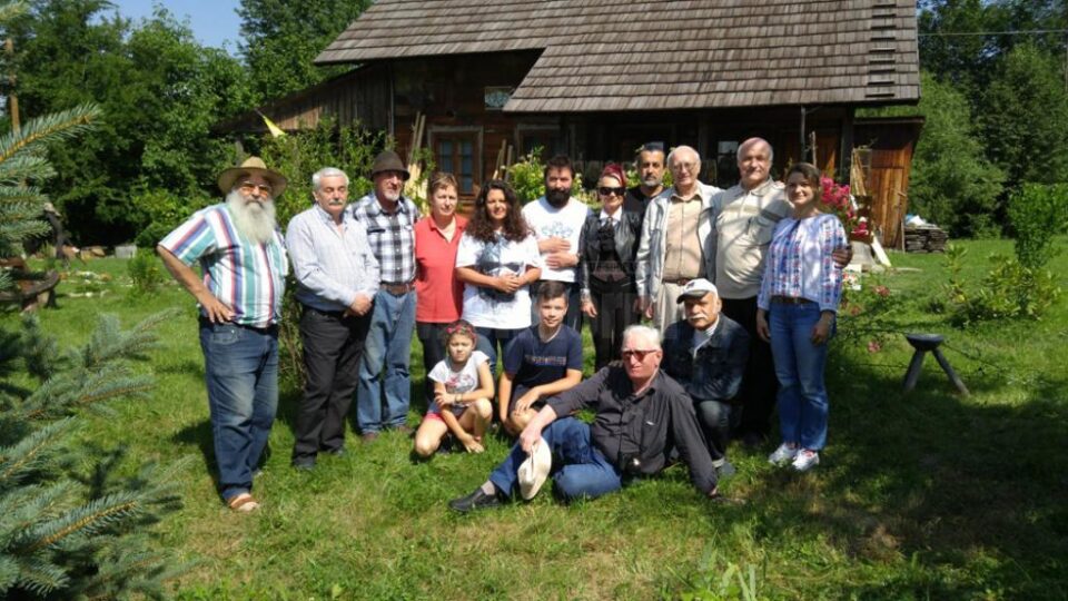 Tabăra de artă plastică „Tiberiu Cosovan”, un centru cultural plin de culoare, emoție, armonie pentru zeci de artiști din țară, însetați de frumos Tabăra de artă plastică „Tiberiu Cosovan”, un centru cultural plin de culoare, emoție, armonie pentru zeci de artiști din țară, însetați de frumos
