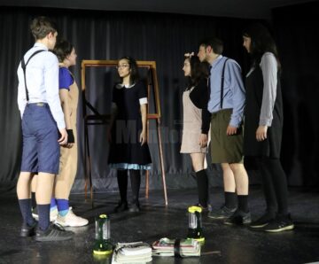 “O sută de rochii”, un spectacol al Trupei de teatru „Birlic” despre puterea de a schimba ceva