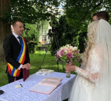 Viceprimarul Lucian Harșovschi a oficiat 21 de căsătorii, unele internaționale, la finele săptămânii trecute