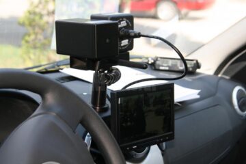 Tânărul a fost depistat circulând cu viteza de 127 km/h, pe un sector de drum cu viteză limitată la 50 km/h