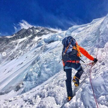 Otilia Ciotău și-a îndeplinit visul de a urca pe Everest, devenind prima româncă ce a reușit această performanță