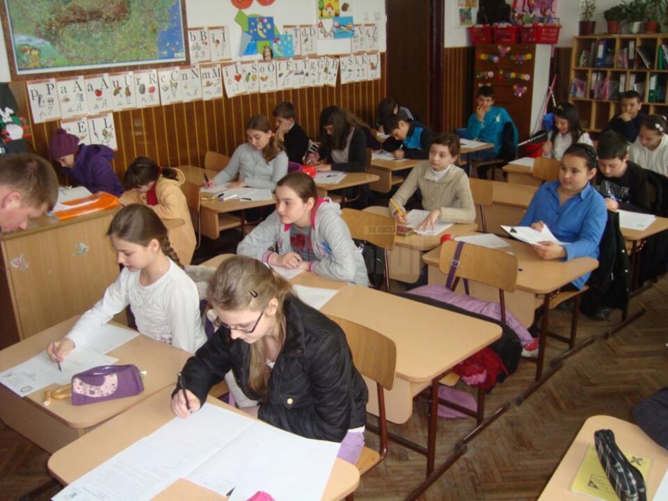 Peste 400 de elevi sunt deja admiși la liceu