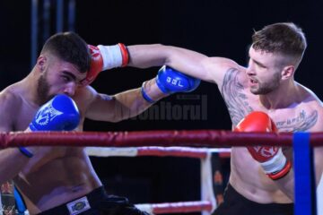 Suceveanul Andrei Ostrovanu (dreapta) va lupta cu un ucrainean în gala de retragere a lui Ionuț Pitbull Atodiresei de la Fălticeni