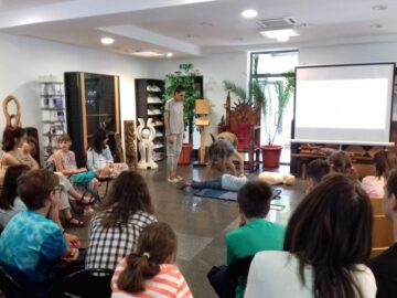 Curs de prim ajutor organizat de Asociația Culturală „Sfântul Mitropolit Dosoftei” și Asociația Tinerilor Ortodocși Suceveni