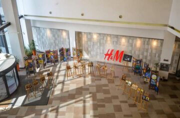 Peste 140 de lucrări, realizate de cei 105 copii aflați în Tabăra de creație „Micii iconari” Adâncata, pot fi admirate la parterul Iulius Mall