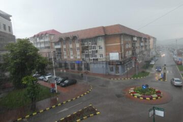 Ploaie cu gheata in centrul Sucevei