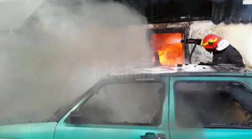 Focul a distrus pe interior casa batraneasca si in mare parte sin masina
