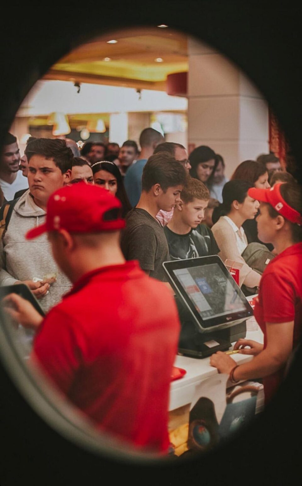 MAREA INAUGURARE FRYDAY, UN REAL SUCCES