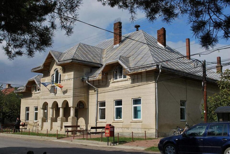 Primăria comunei Horodnic de Jos, zguduită de un scandal între primar și viceprimar