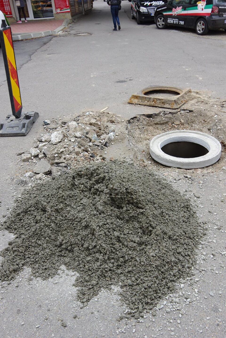 Calitate îndoielnică a betonului folosit pentru cămășuirea gurilor de canal și a celor pentru scurgeri pluviale