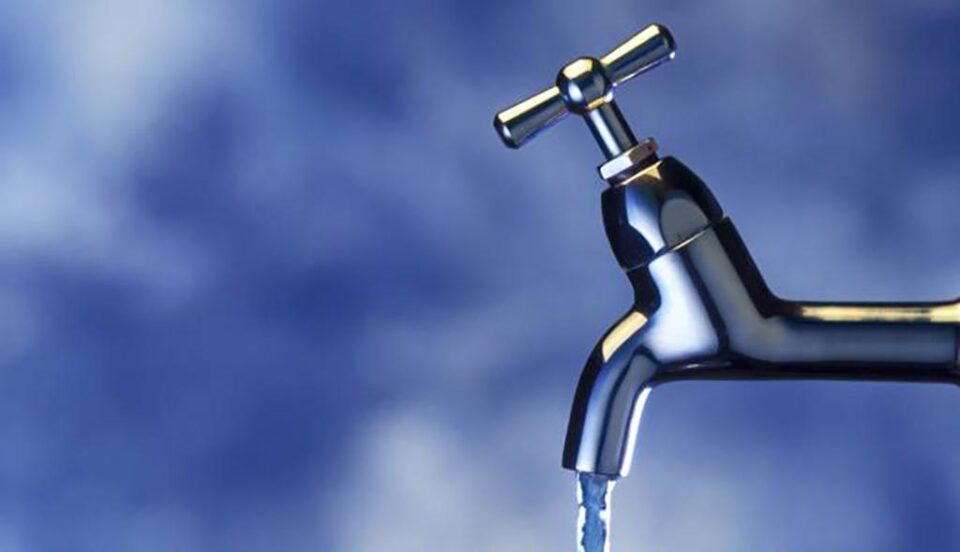 Apa rece se oprește astăzi după-amiază pe 17 străzi din municipiul Suceava